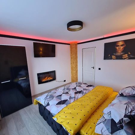 Diamonds House 2 Apartment Lupeni  ภายนอก รูปภาพ
